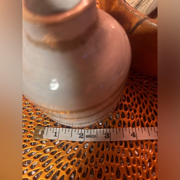 Studio pottery bud vase cream and tan 4.5” - Picture 10 of 14